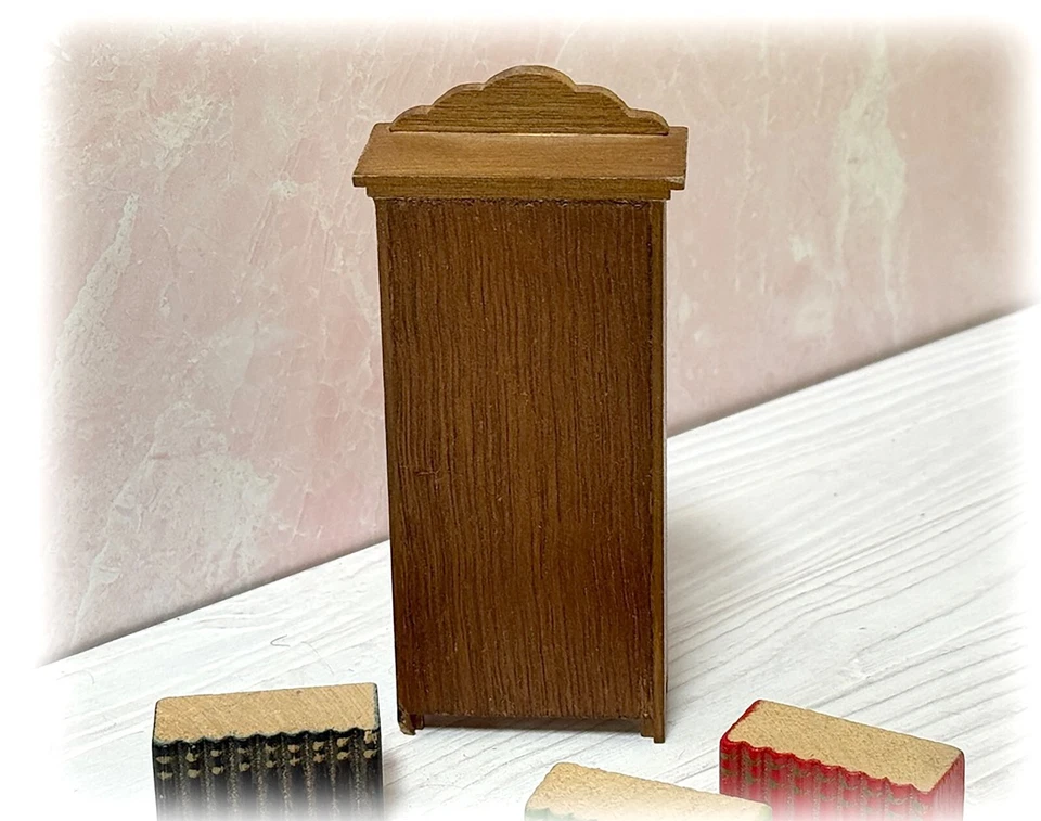 老式Shackman娃娃屋1:12中号棕色书柜带可移动书籍,门 — 第 4/4 张图片