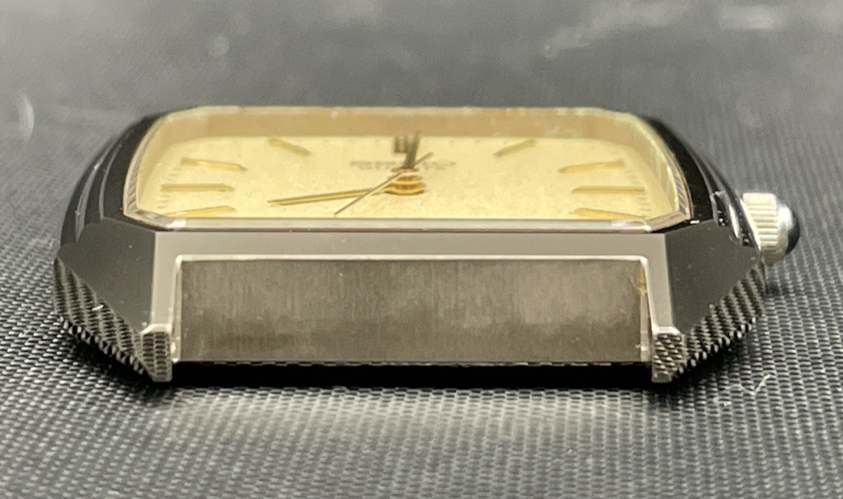 Near Mint] Vintage Seiko Dolce 6030-5390 Gold Quartz Men's Watch