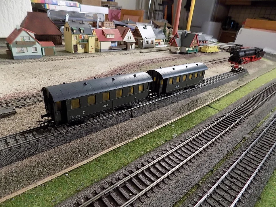 PIKO, CSD, DSB VINTAGE PASSENGER WAGONS, SCALE HO - Image 2 of 4