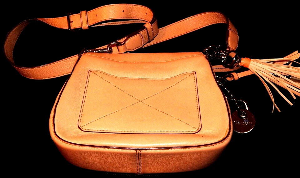 Vintage Designer Purse, MARC JACOBS ROSE SADDLE HANDBAG, I-Phone Adapter,Leather - Image 2 of 4