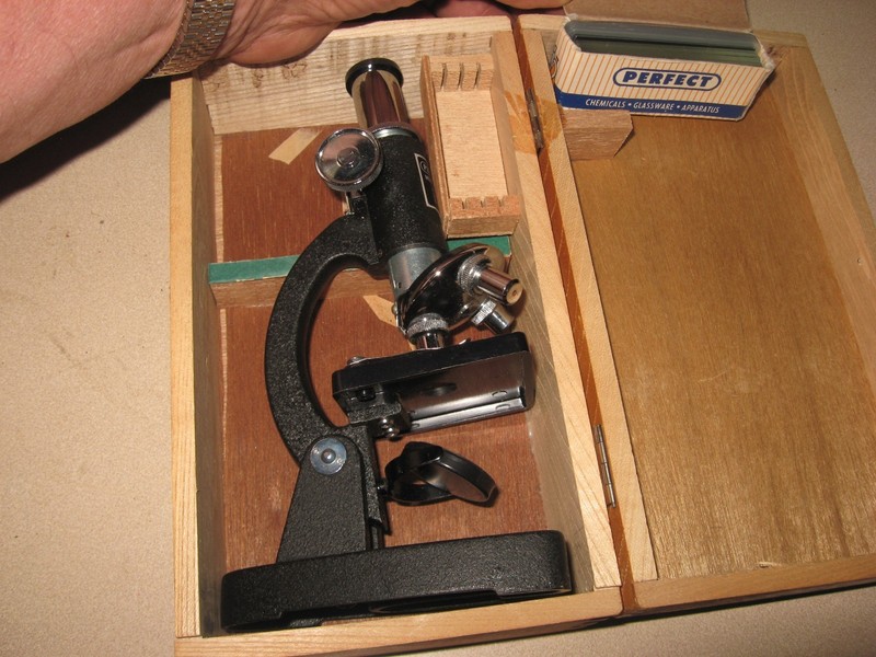 PERFECT MODEL 801 MICROSCOPE (150X-300X-600X ) WITH BOX & 12 SLIDES 