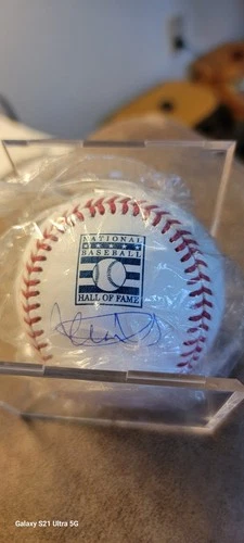 ICHIRO SUZUKI SIGNED HALL OF FAME BASEBALL