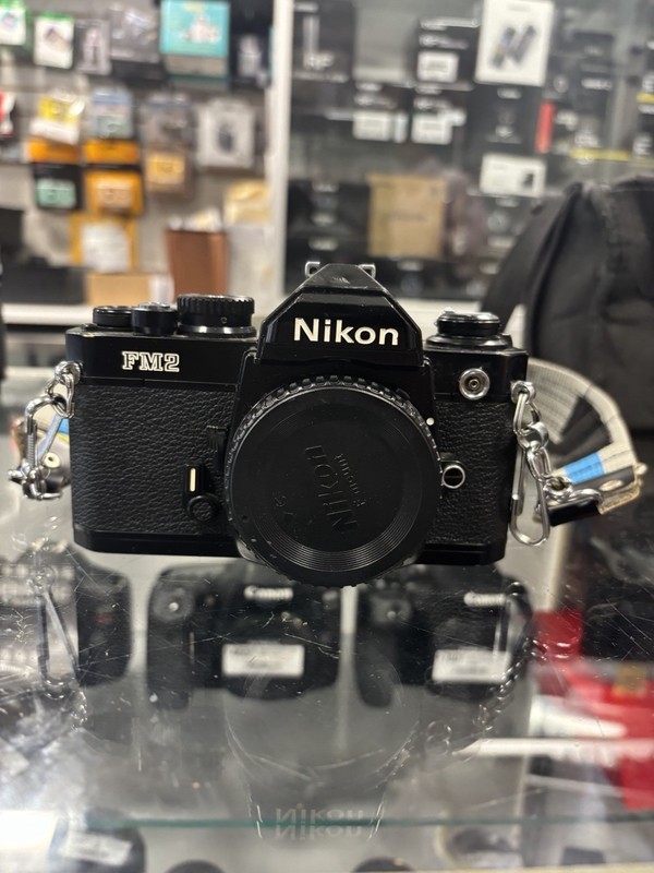 Nikon FM2 Vintage 35mm SLR Film Camera Black with Nikkor 35-105mm Lens