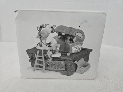 Dept 56 Heritage Village Collection 'Untangle the Christmas Lights' 56374 Works