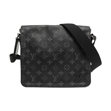Louis Vuitton Pre-Owned Authentic DISTRICT PM Messenger Bag Black 25 22 7cm