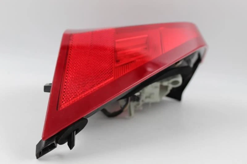 Cuarto de luz trasera para pasajero derecho montado en panel VIN Y 2014-2018 VOLVO S60 #4038 Foto 4 de 4