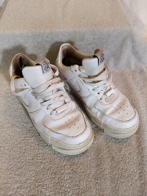 Nike Women Air Force 1 Low Pixel White Shoes (heel cup wear), Size