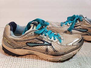 brooks adrenaline gts 11 brown