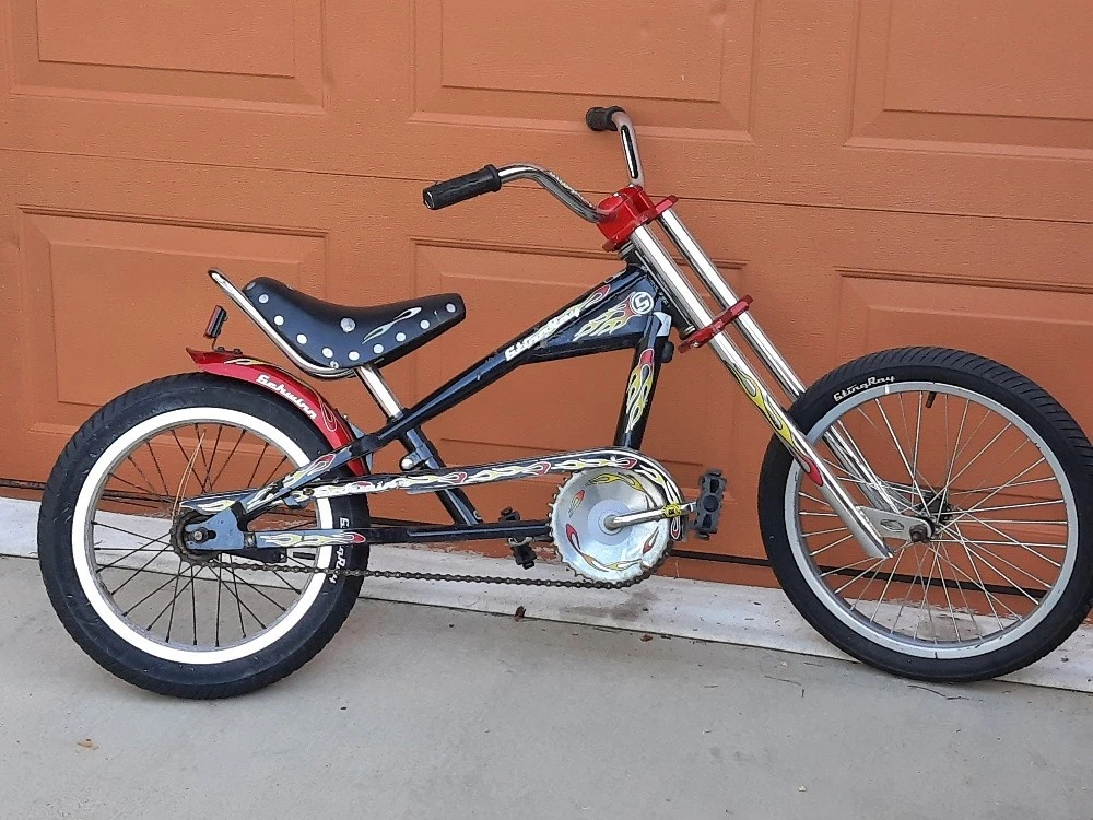 Vintage Schwinn Stingray Bike In Collectible Complete Bikes for