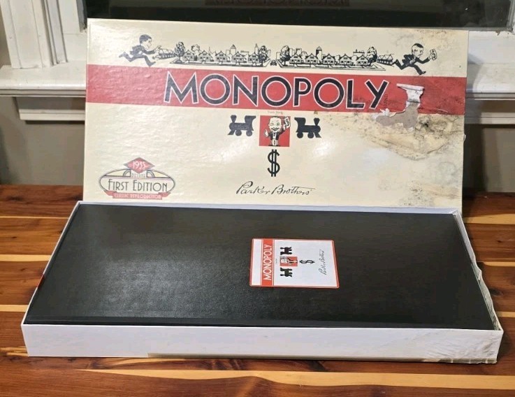 Monopoly 1935 First Edition Deluxe Classic Reproduction Board Game