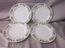 Set of 4 Gibson 7.5" Salad Plates Christmas Charm Holly Berry Holiday