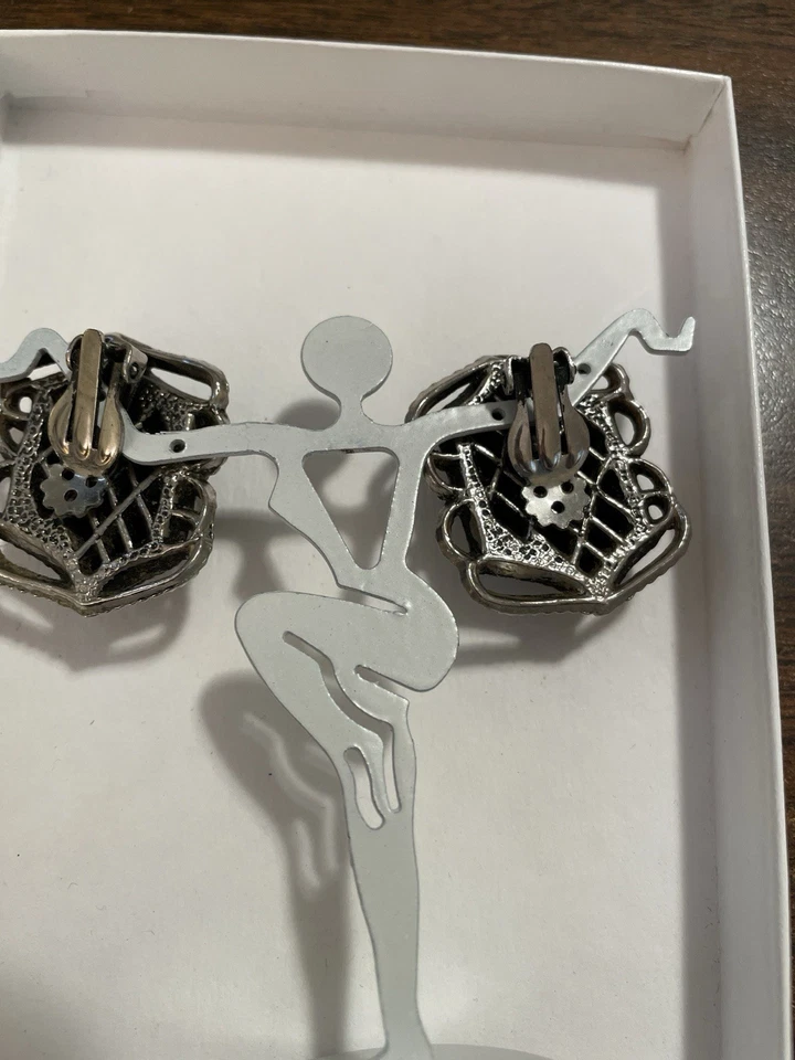 High-end Vintage Clip-on Earrings Retro 1 1/4" Black Swirl Acrylic Modernist - Image 2 of 4