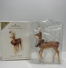 Deer with wreath Cardinal 2007 Hallmark PEACEFUL ANIMALS VIP Christmas Ornament