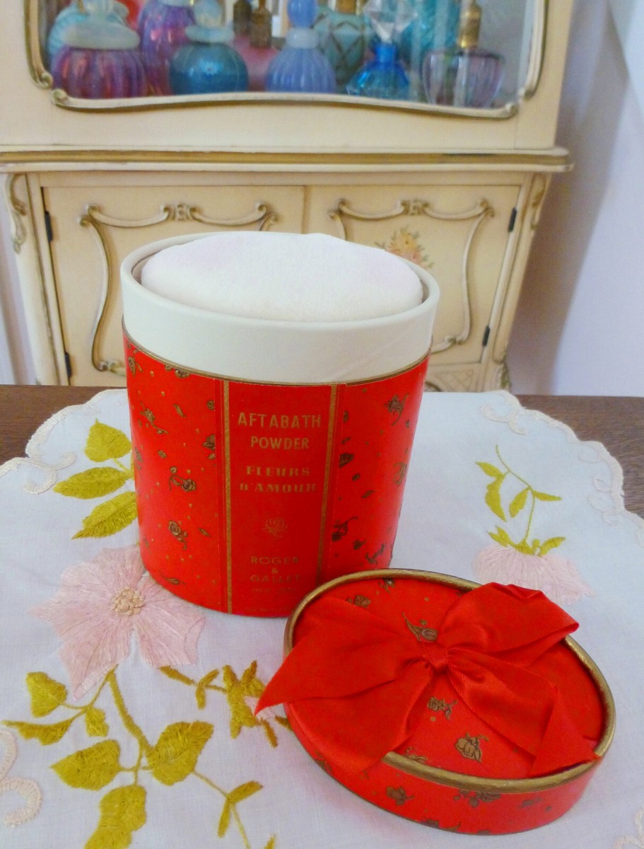 VTG 1950s Roger & Gallet FLEURS D'AMOUR 0.50 Oz Dry Perfume & 4 Oz