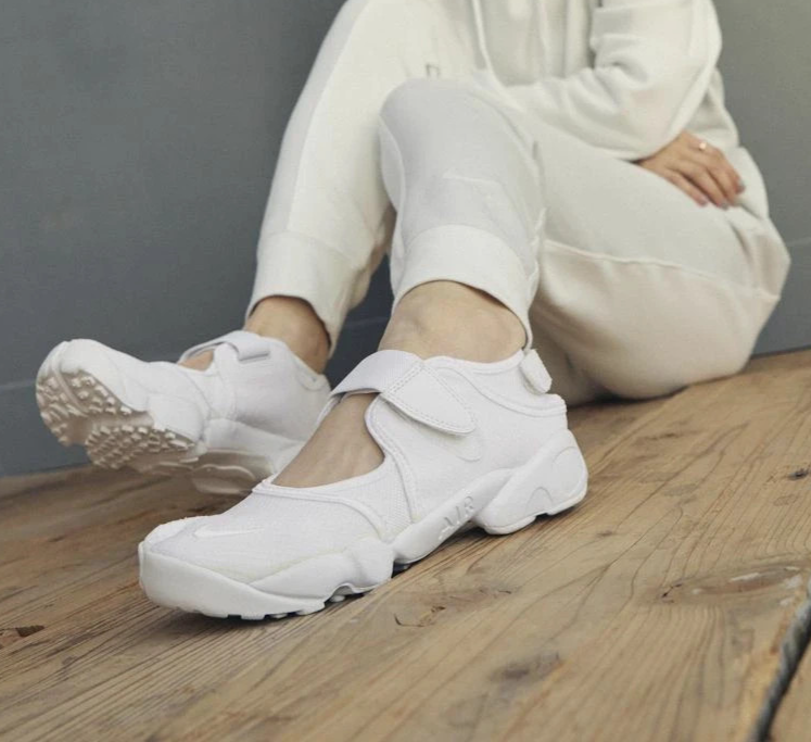 Nike WMNS Air Rift Breathe Triple White/White-Pure Platinum DN1338