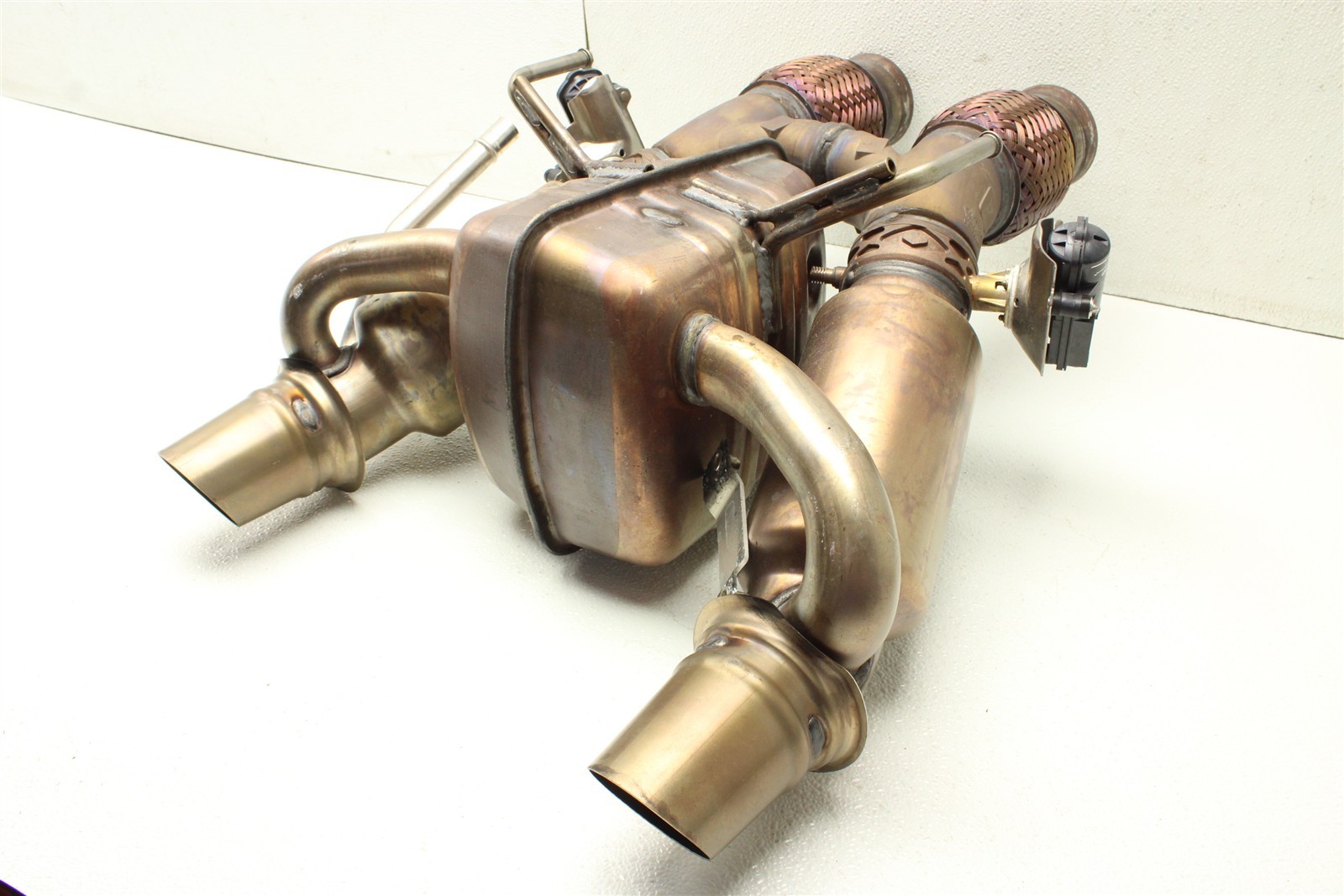 McLaren Artura 2025 Exhaust pipe