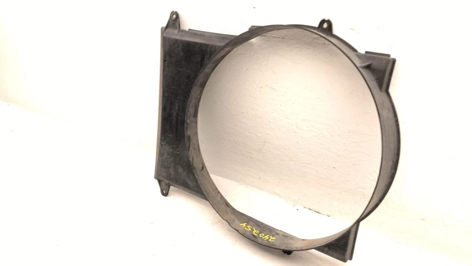 Cubierta del ventilador de refrigeración del radiador Geo Tracker 1996 OEM carcasa de plástico 1,6 l Foto 4 de 4