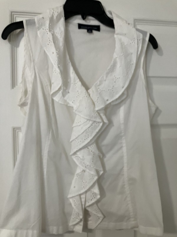 Jones New York White Eyelet Ruffled Cotton Blouse Size M