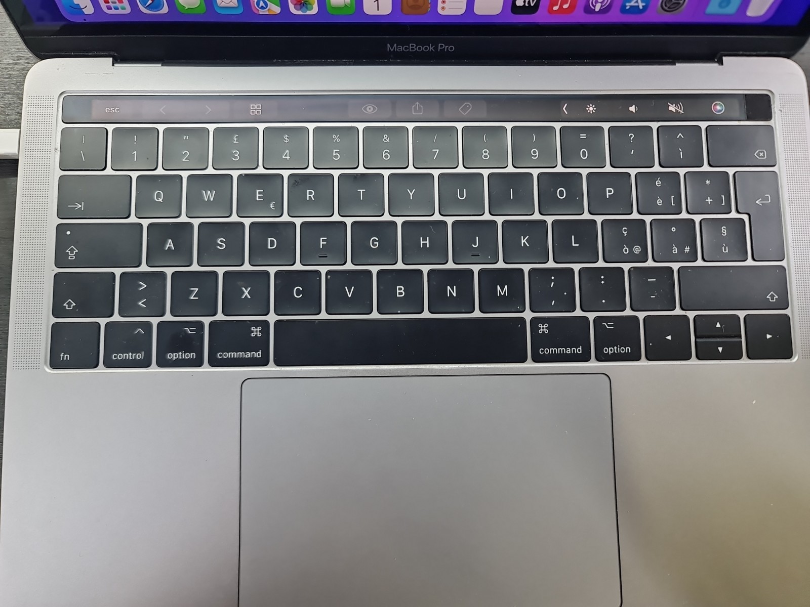 MACBOOK PRO A1706 PERFETTAMENTE FUNZIONANTE, DIFETTOSA SOLO LA TASTIERA foto 4