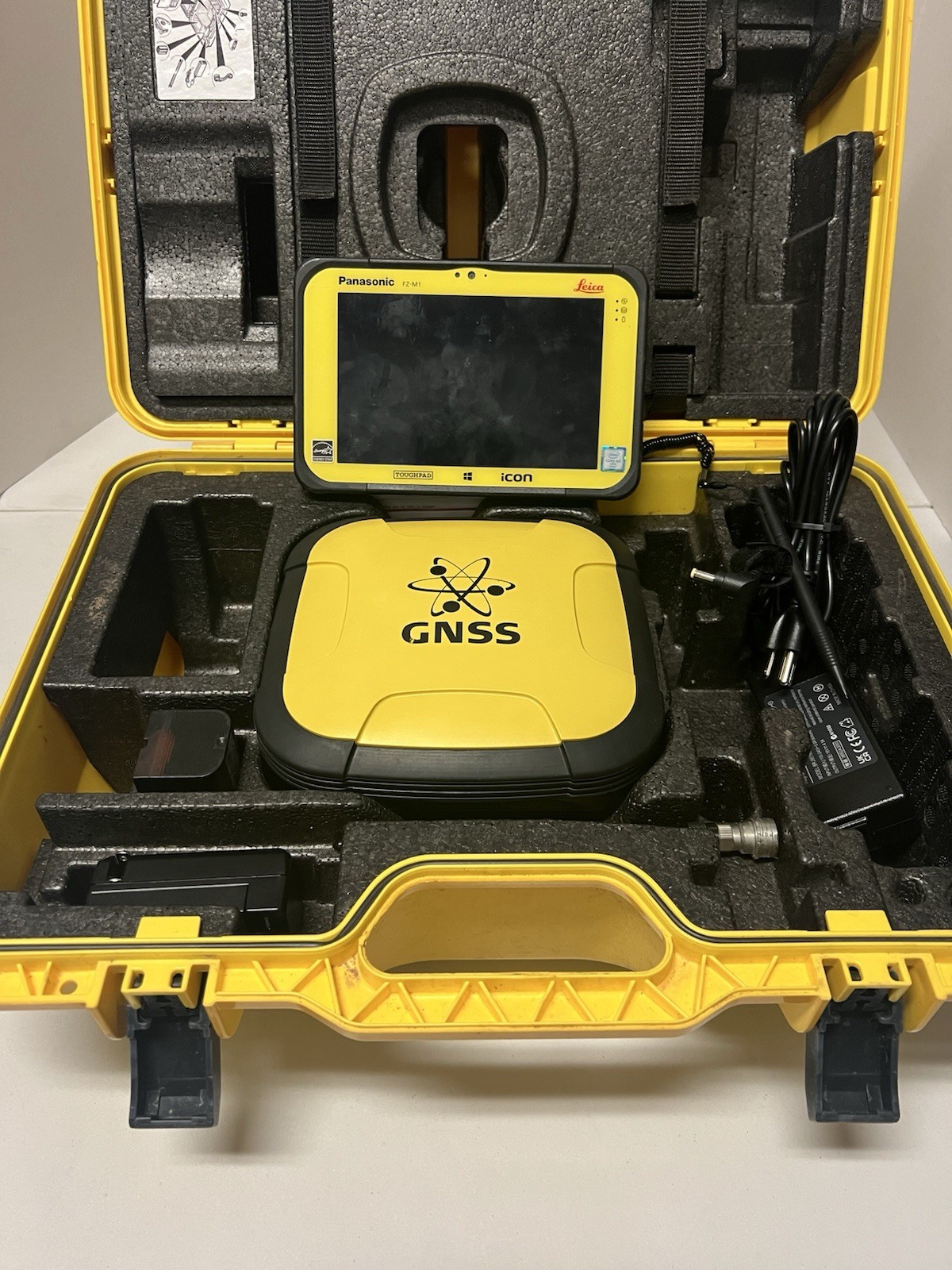 Leica iCON iCG60 GNSS Antenna  GPS 60 w/ Icon Toughpad Tablet