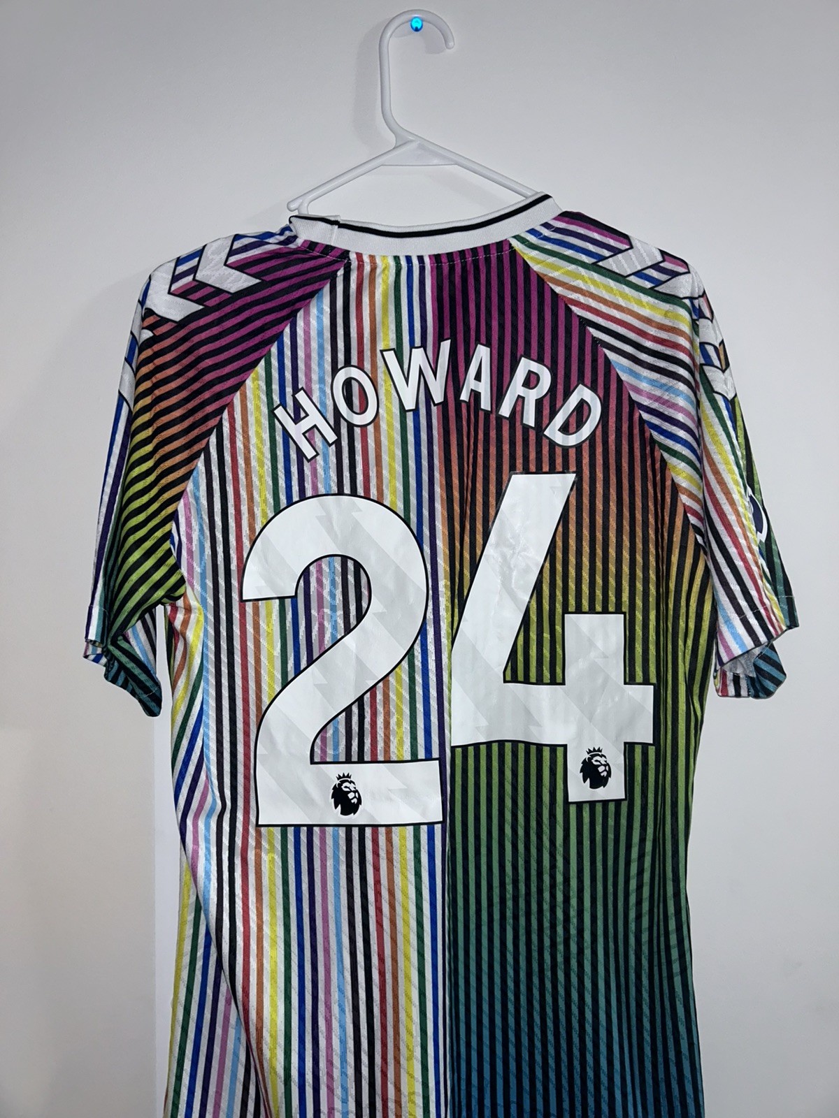 Everton Goalkeeper Kit  - #24 Tim Howard - Size L 