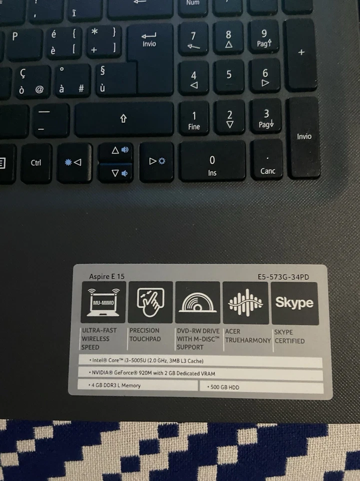 Acer Aspire E15  15,6"/ Intel Core i3 / 4GB RAM ,500GB SSD, NVIDIA 920m - Immagine 2 di 4