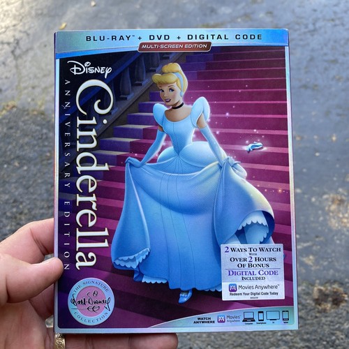 Walt Disney Cinderella Jubiläumsedition Blu Ray, Digital Code, DVD BRANDNEU