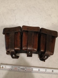 1940 WORLD WAR II GERMAN K98 BROWN LEATHER AMMUNITION POUCH