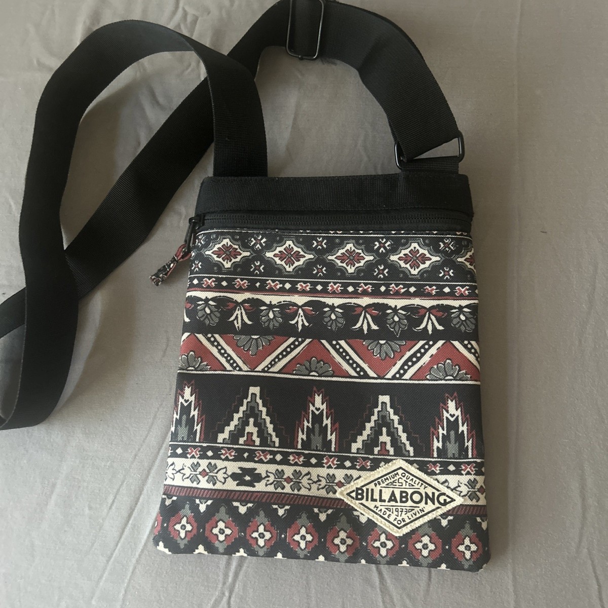 Billabong Shoulder Purse Bag Multicolor Aztec Print Canvas  display picture 2