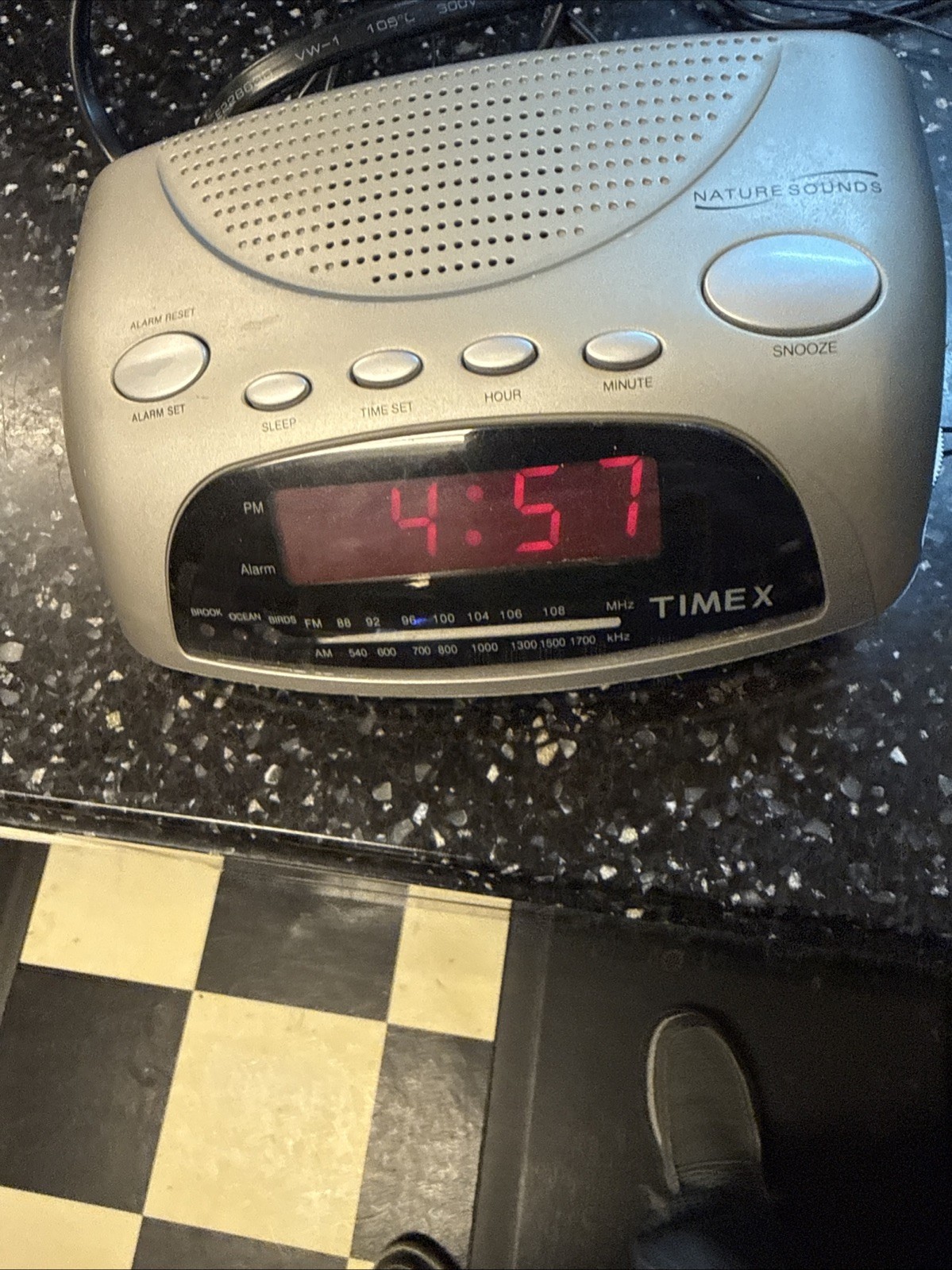 Timex 1264K7w/ Nature Sounds AM/FM Alarm Clock Radio