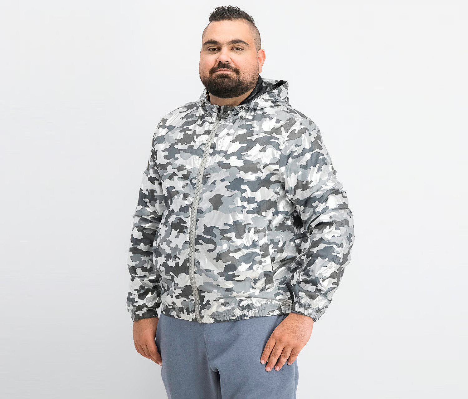 Мужская камуфляжная куртка Michael Kors с принтом из фольги серая с серебром большой размер 198 долларов США 23690₽