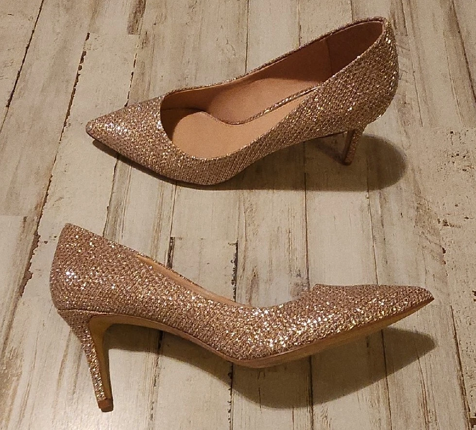 Badgley mischka hotsell gold pumps