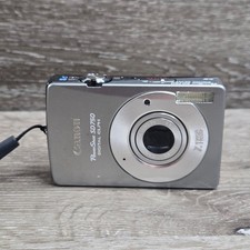 Canon PowerShot SD750 Digital ELPH 7.1 MP Camera Silver - Screen Is Bad
