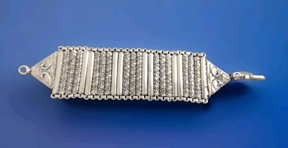 Bracciale India Rajasthan Banjara in argento fine XIX secolo. Mai usato - Immagine 2 di 4