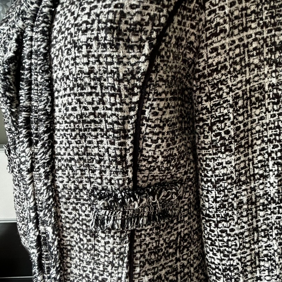  White House Black Market WHBM Tweed Short Open Blazer Fringe Classic