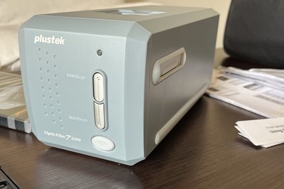 Plustek OpticFilm 35mm Film & Slide Scanner   7200 DPI High-Resolution Scanning