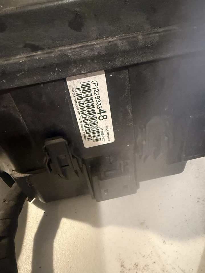 Engine Fuse Box BUICK ENCLAVE 13 14 PN 22933348 Foto 3 de 4