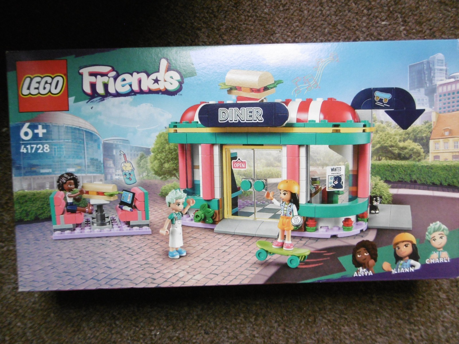 LEGO Friends Heartlake Downtown Diner Restaurant 41728 BNIB XMAS GIFT IDEA