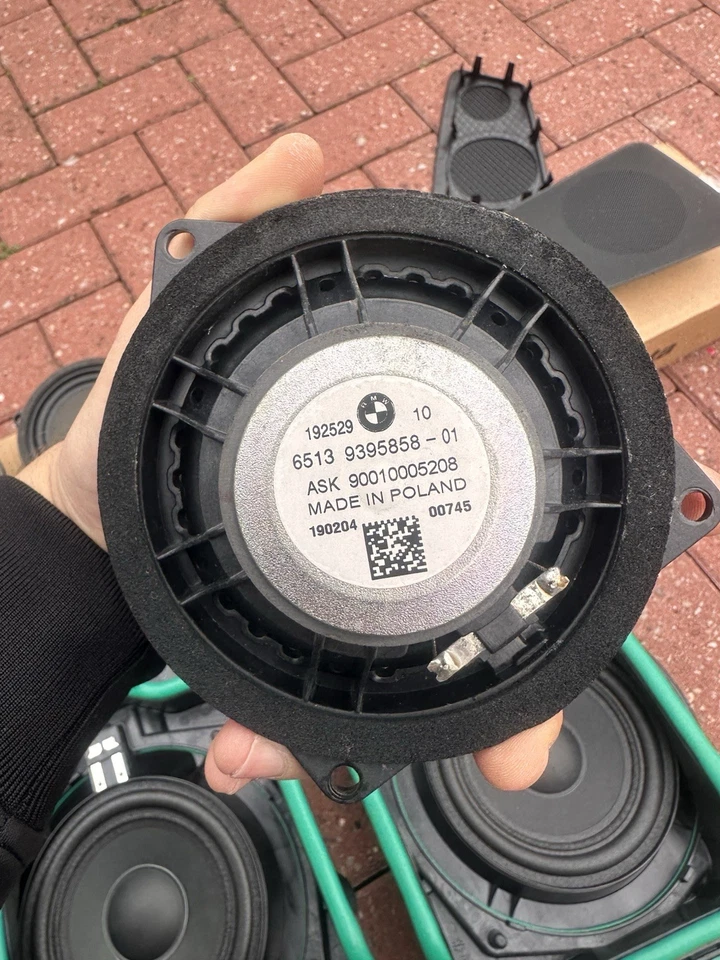 BMW 5 SERIES G30 G31 SPEAKER SET AND WOOFERS BASS SPEAKERS - Image 3 of 4