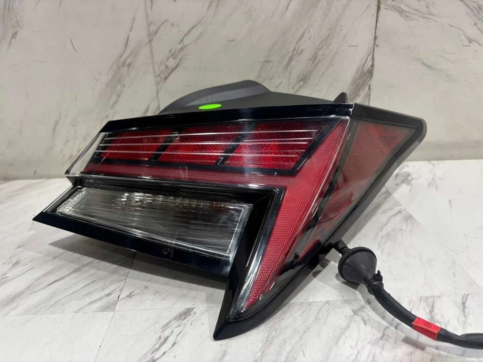 Luz trasera exterior HYUNDAI ELANTRA 2021 2025 OEM LADO DERECHO LED COMPLETO 92402-AA220 Foto 3 de 4