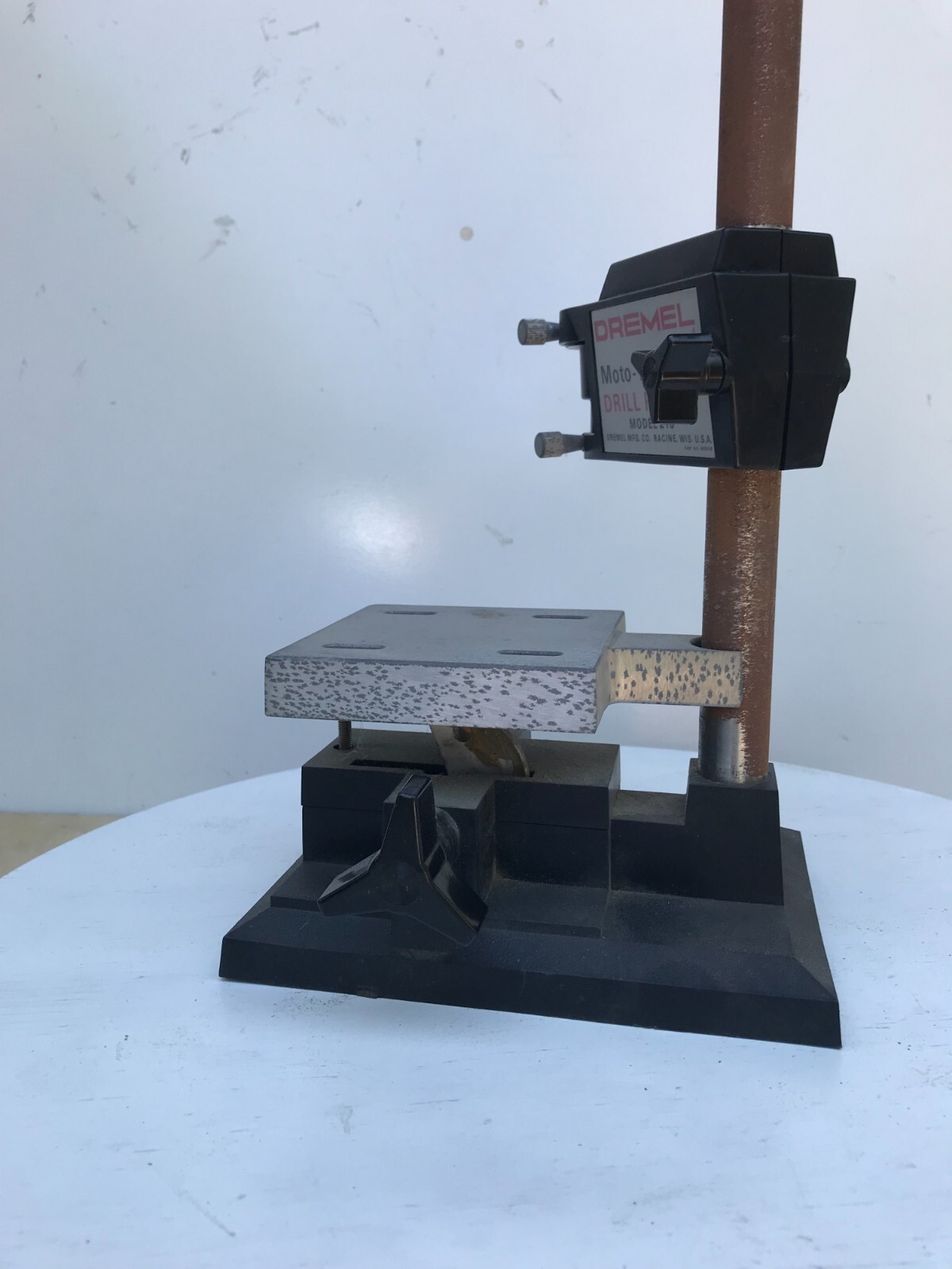 DREMEL 210 DRILL PRESS VINTAGE. Made from 1950 to 1995.Used. Needs some
