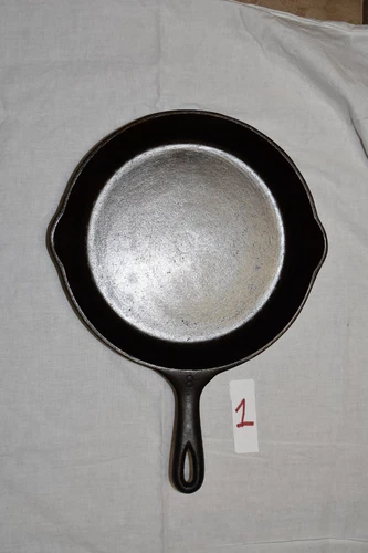Wagner Ware 1935-1959 Cast Iron Sidney O #8 Skillet 1058K vintage 10.5" skillet
