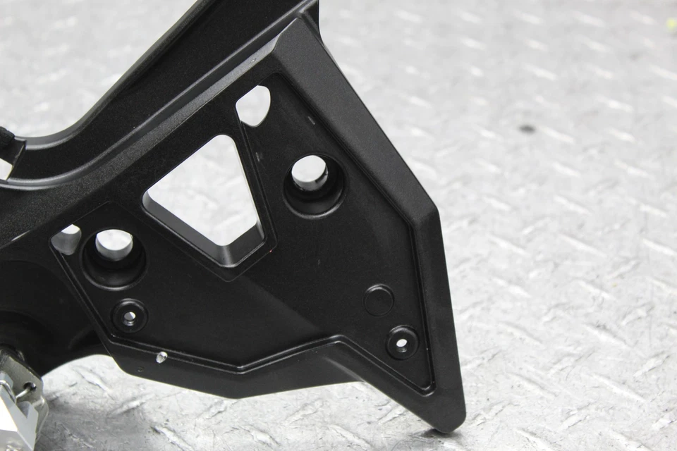 2015 KAWASAKI VERSYS 650 KLE650F DRIVER FOOTPEGS - Image 4 of 4