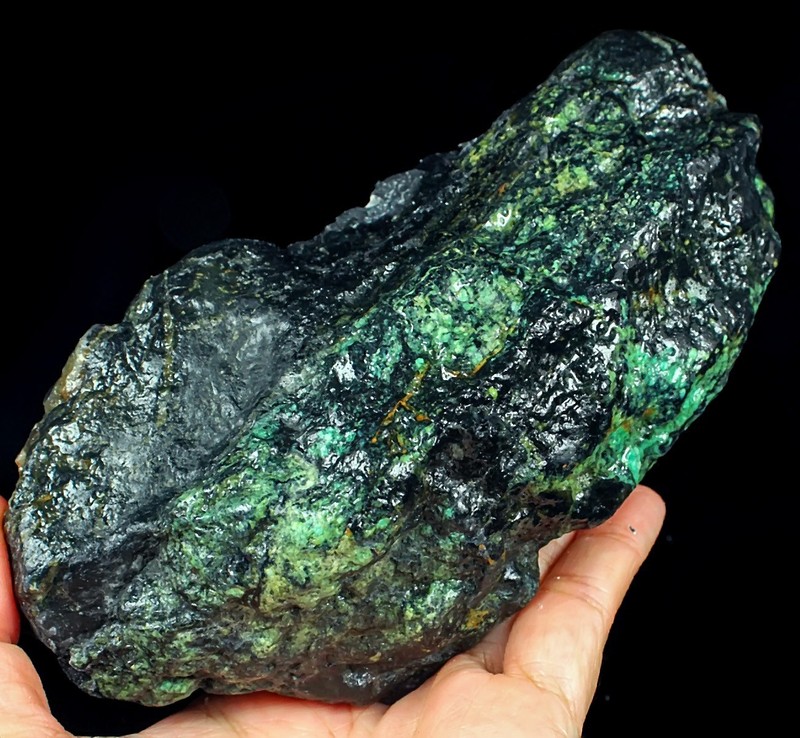 3177Ct High-hardness Spiderweb Turquoise Rough Specimen YKM7609