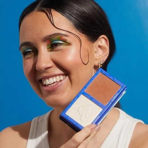 Disney Pixar’s Finding Nemo x Revolution Wake Up Bronzer and Highlighter Palette - Image 4 of 4