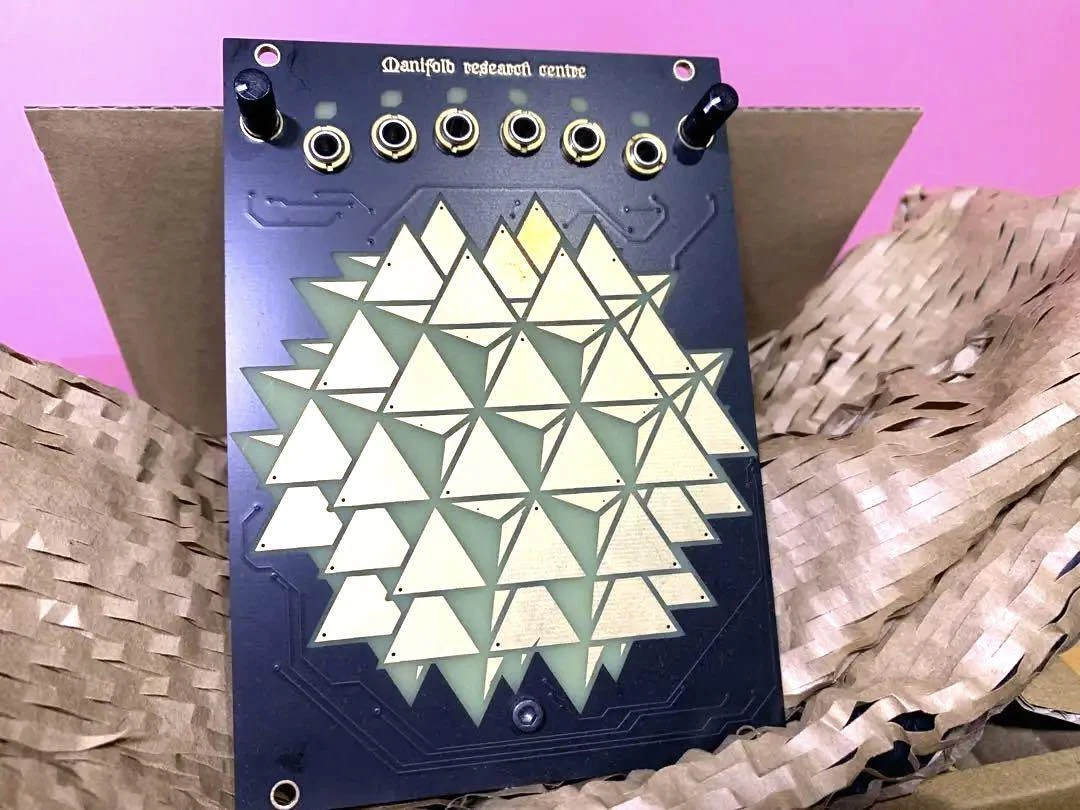 Excellent+ Manifold Research Center Tetragrid Modular Eurorack