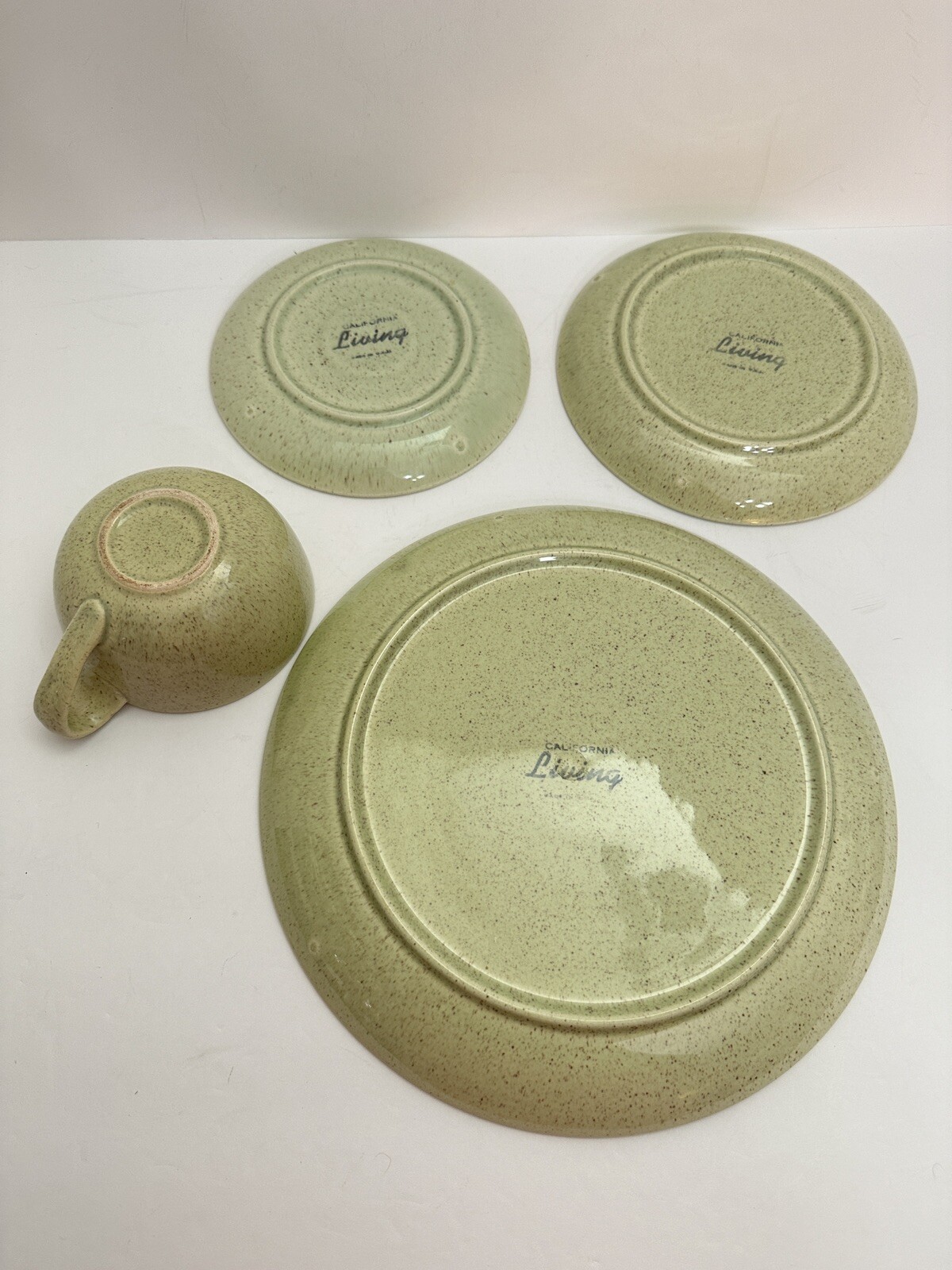 Vintage MCM LAUREL POTTERY CALIFORNIA LIVING Speckled Green 4Piece Place Setting