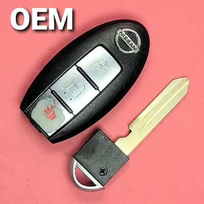CWTWBU729 -  OEM Nissan Smart Key with Transponder Chip ( Worn )