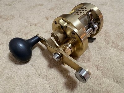 Shimano Calcutta Conquest 300 Gold Bait Reel Excellent Performance Design