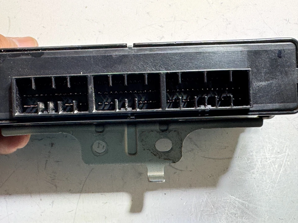 Unidad de control de alarma antirrobo SUBARU Outback LEGACY 2005-2007 OEM 88281AG10A Foto 3 de 4